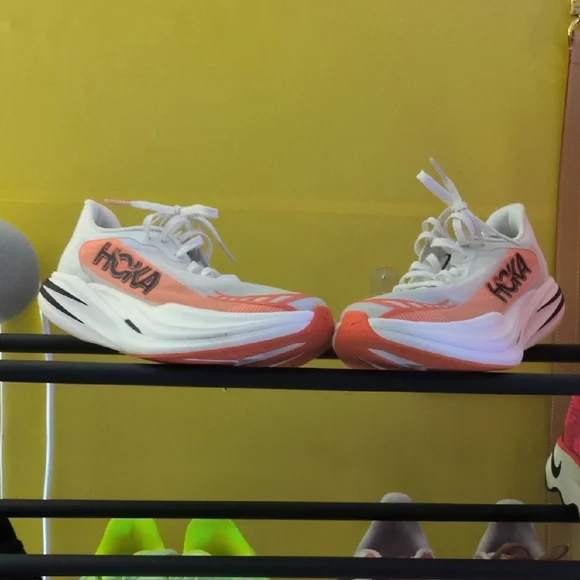 Women Hoka Cielo X1 2.0 Size 7 - Picture 7 of 8